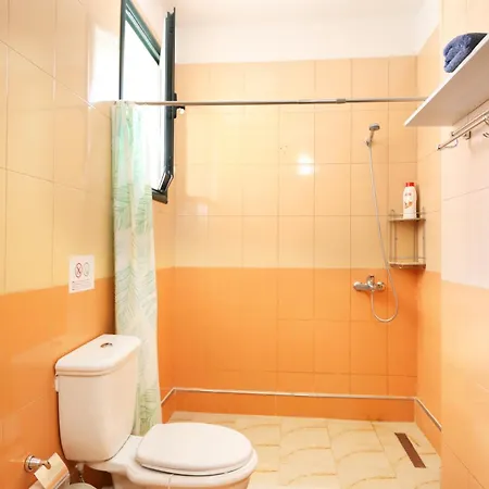 Sunny Side Apartment *